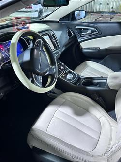 کرایسلەر 200